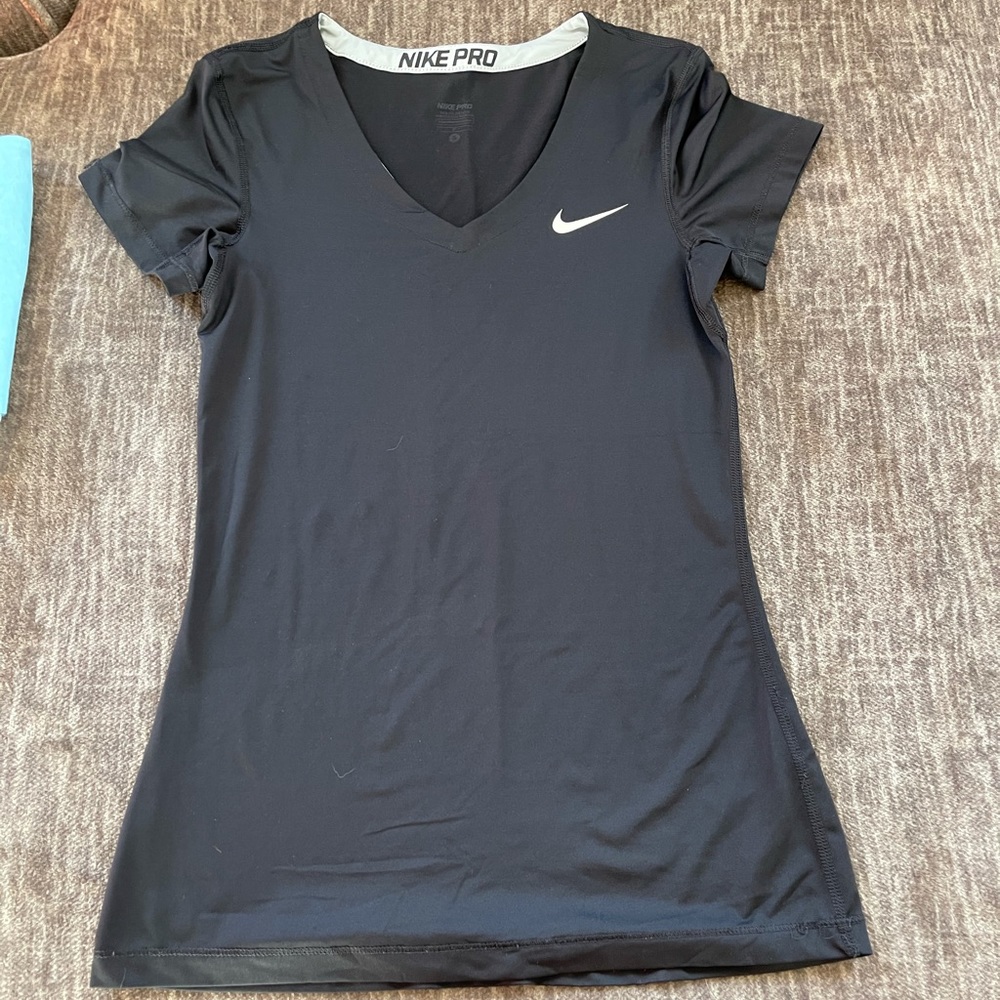 Nike pro fit top